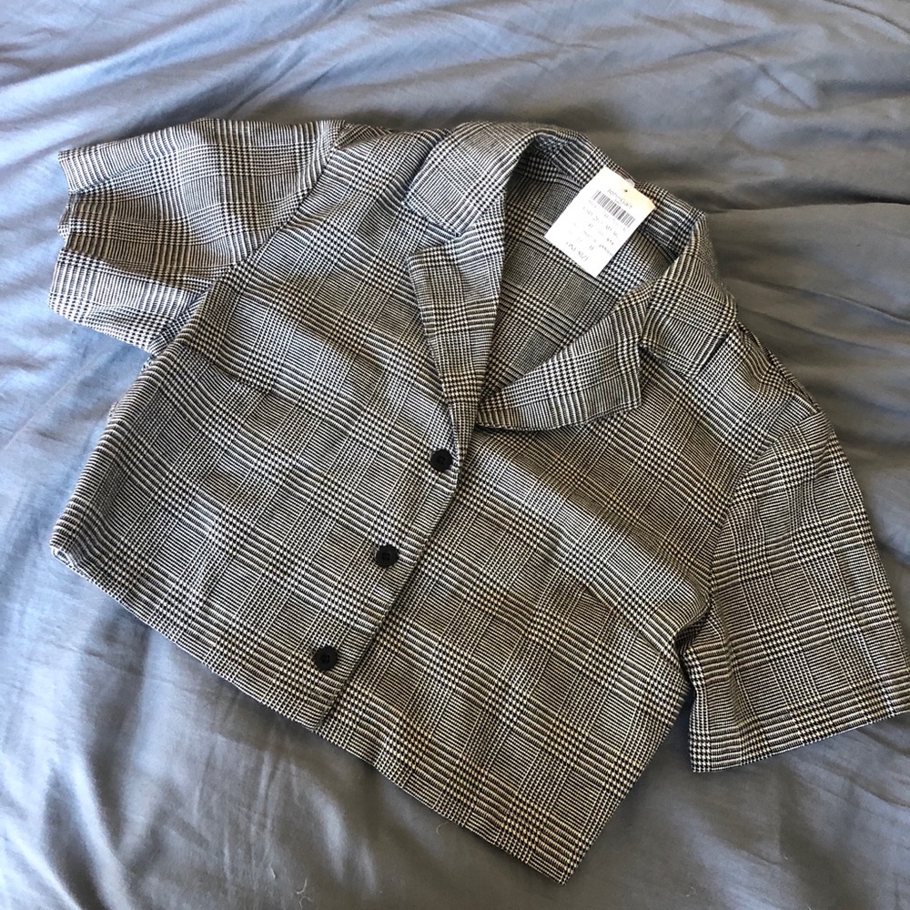 Brandy Melville plaid cropped botton up